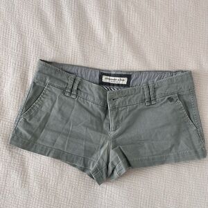 Abercrombie & Fitch Army Green Women’s Short Shorts